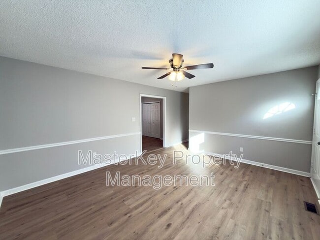 Building Photo - 1101 Amber Acres Ln