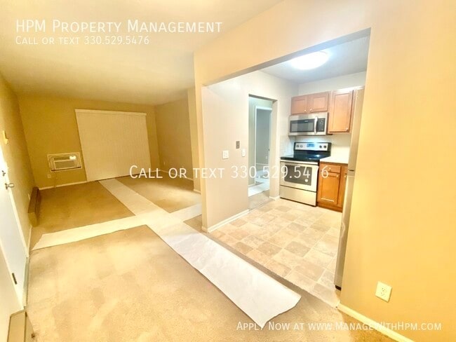 Building Photo - Half Off Rent Special! 509 Harmon St in No...