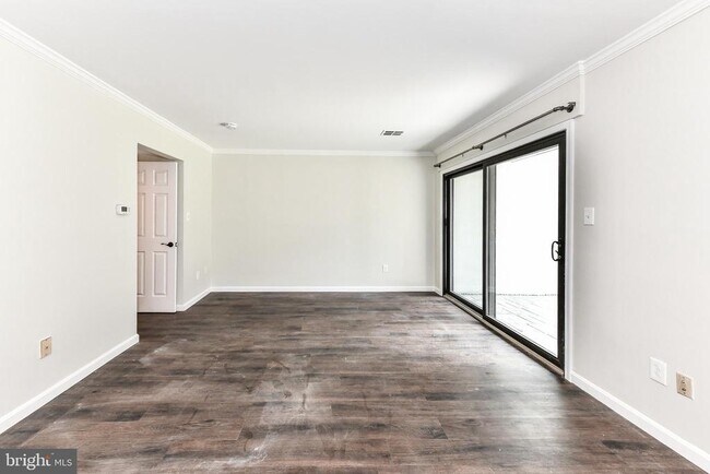Building Photo - 1179 Dublin Pl