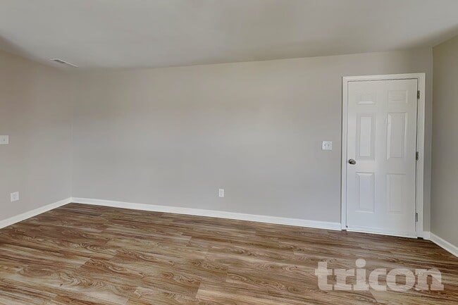 Building Photo - 2208 Ballingarry Dr