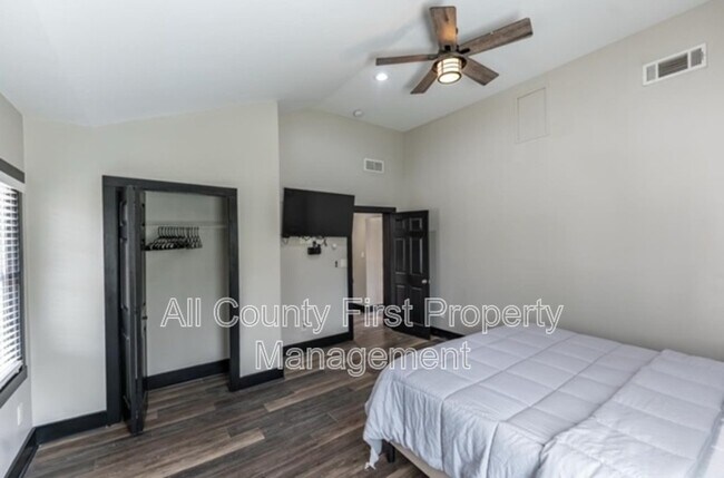 Foto del edificio - 1764 Spring Ave