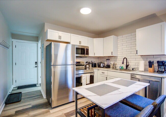 Foto del edificio - 156 Rodney Ct