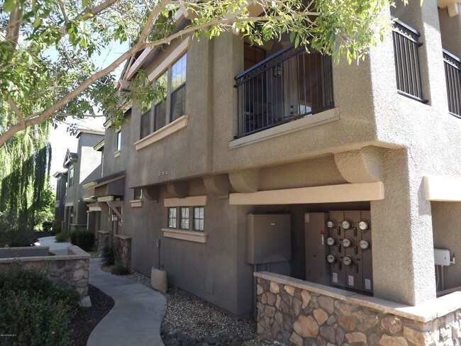 Foto del edificio - 1716 Alpine Meadows Ln