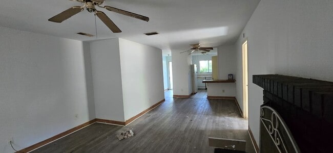 Building Photo - 6110 SW 10th Pl