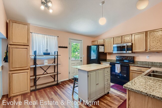 Building Photo - 3 br, 2 bath House - 3640 Rawhide Cir