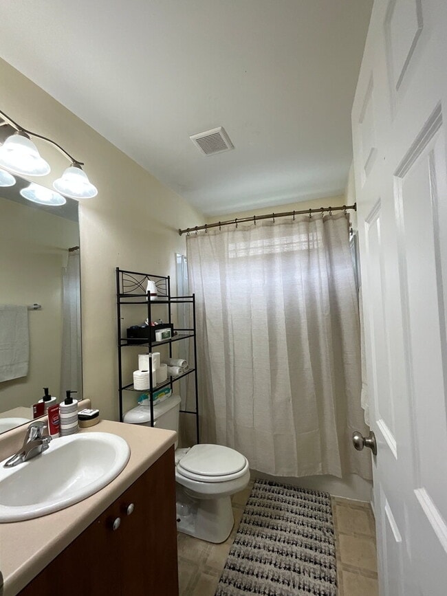 Foto del edificio - Godley Station Schools