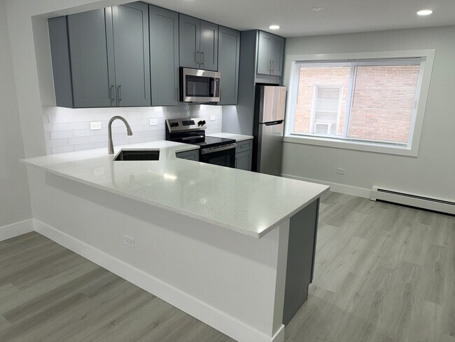 Foto del edificio - 6747 N Olmsted Ave