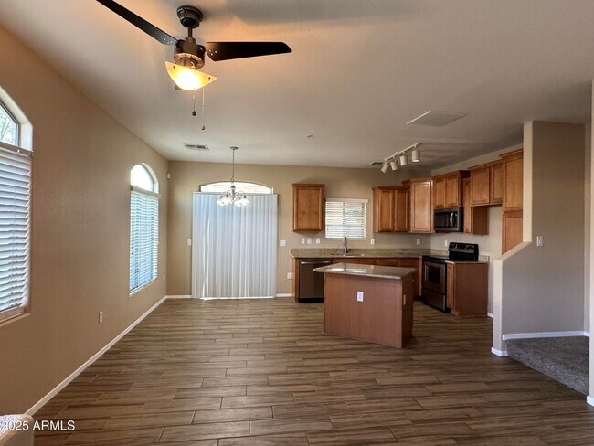 Foto del edificio - 2727 N Price Rd