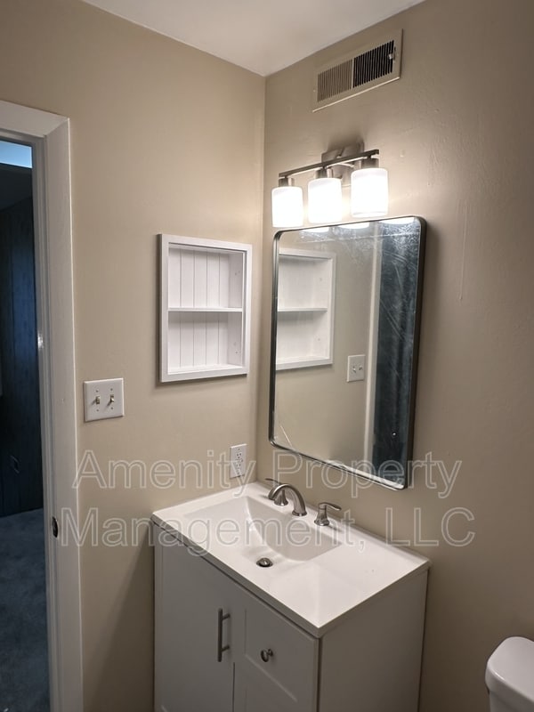 Foto del edificio - 704 Ninebark Ct