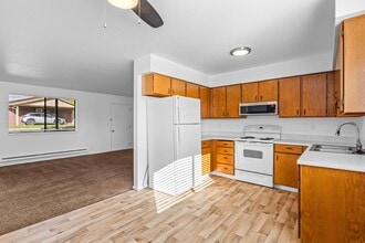 Building Photo - 210 N Park Ave