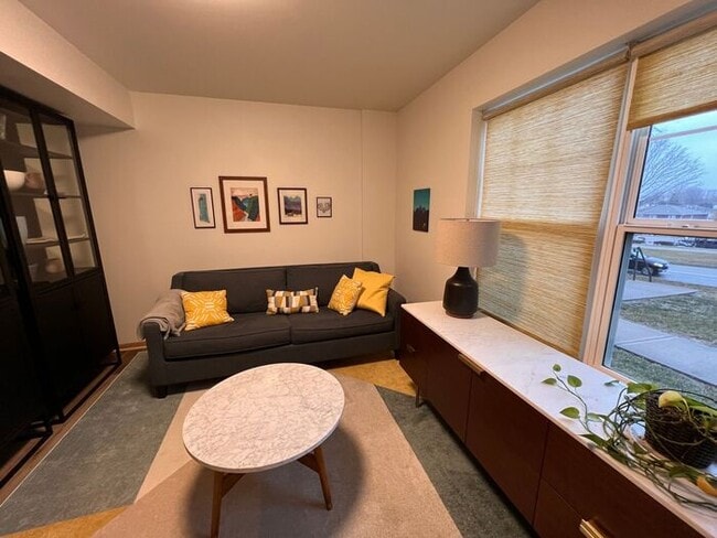 Building Photo - $2,000 | 3 Bedroom, 2.5 Bathroom Town Home | Pet Friendly* | Available for an August 1st, 2026 Mo...