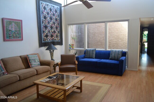 Foto del edificio - 37300 N Tom Darlington Dr