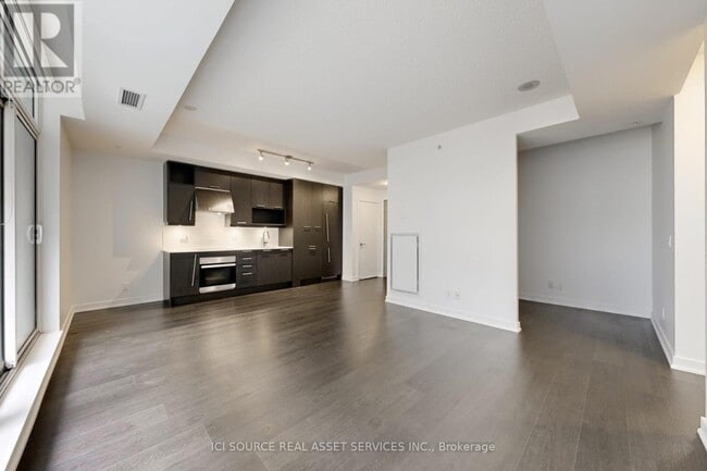 Building Photo - 30 Nelson St