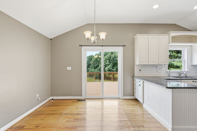 Foto del edificio - Experience a private retreat just beyond the city limits of Winchester where scenic beauty and re...