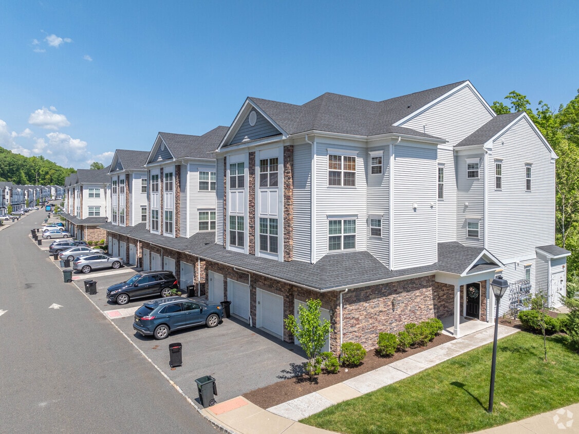 Lennar at the Hills Townhomes for Rent Rockaway, NJ