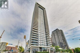 Building Photo - 2 Anndale Dr