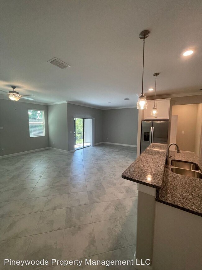 Building Photo - 3 br, 2.5 bath House - 23276 Willow Glen Way