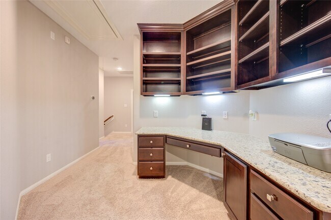 Foto del edificio - 4711 Derbywood Glen Ln
