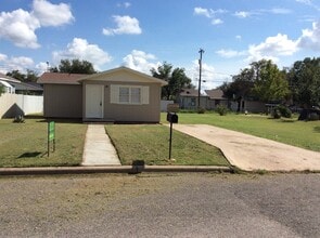 208 SE 6th