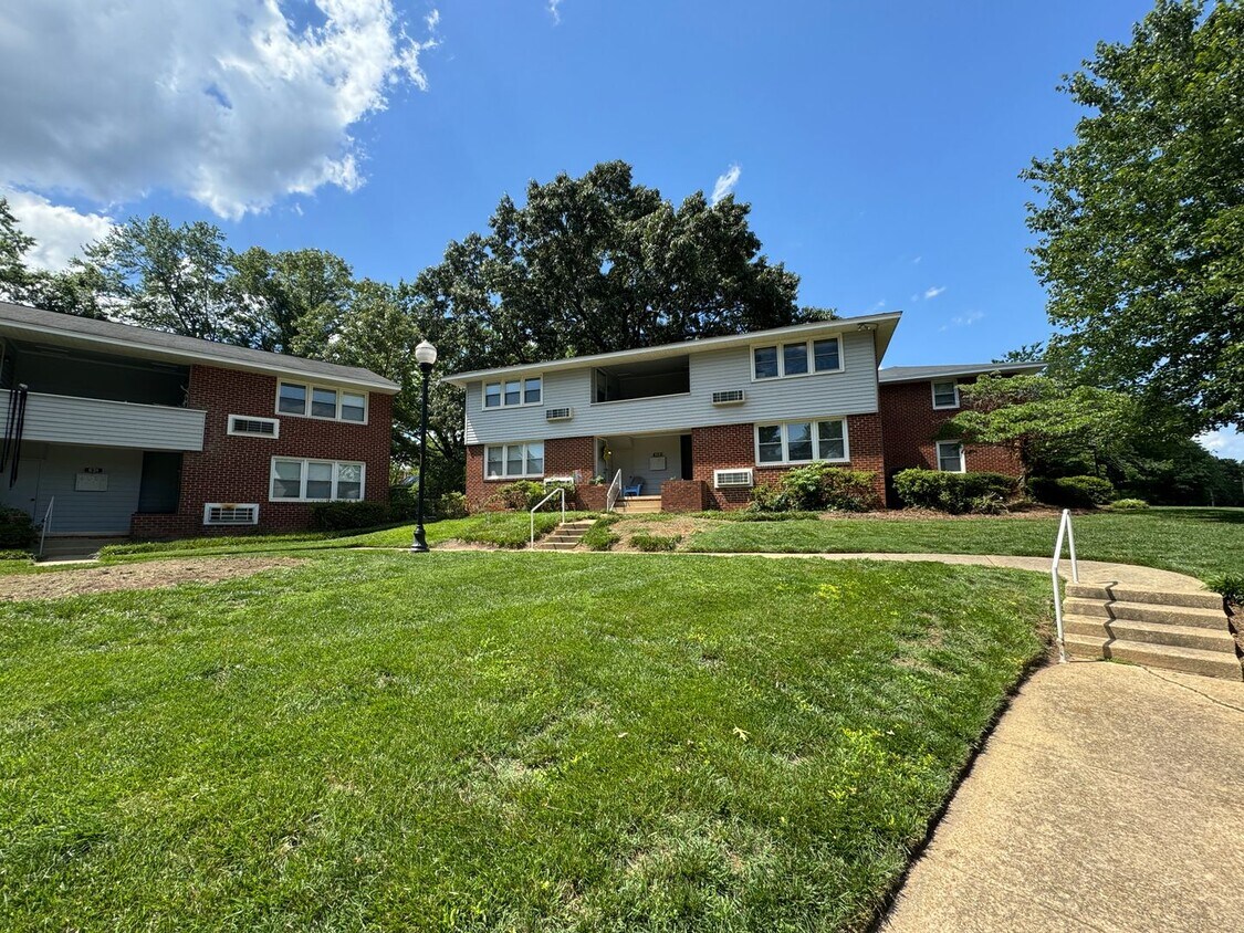 633 Daniels St, Raleigh, NC 27605 Condo for Rent in Raleigh, NC