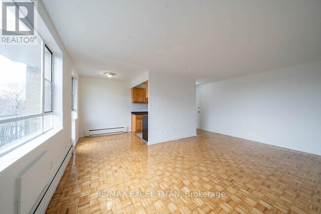 Photo du bâtiment - 2895 Bathurst St