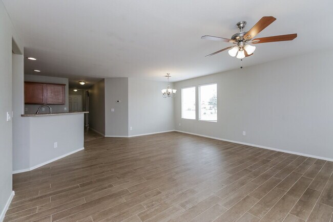 Building Photo - 37914 N Beverly Ave