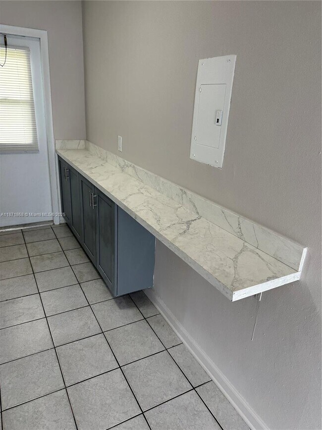 Foto del edificio - 4210 SW 25th St
