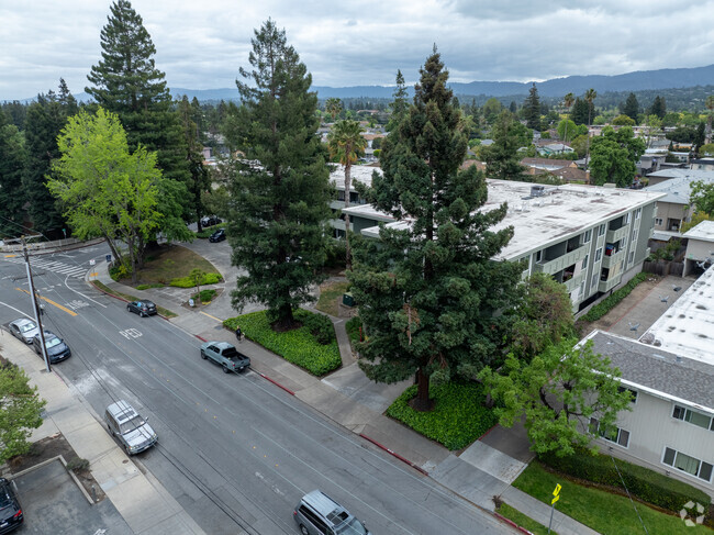 Foto del edificio - 1458 Hudson St