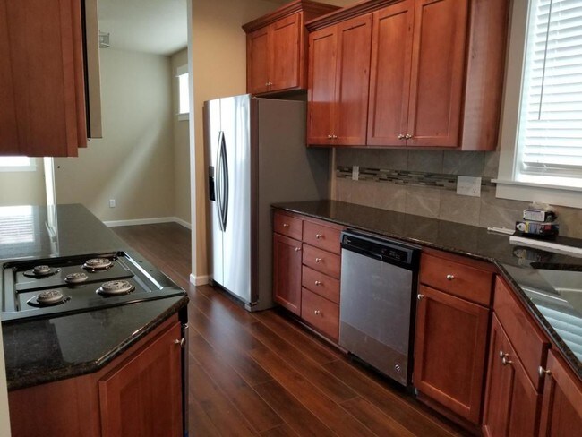 Building Photo - 903 King Dr