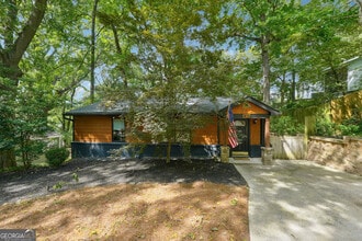 1931 Woodland Hills Ave NW