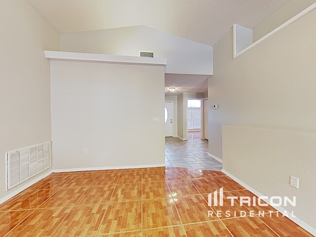 Building Photo - 3910 Creek Woods Dr