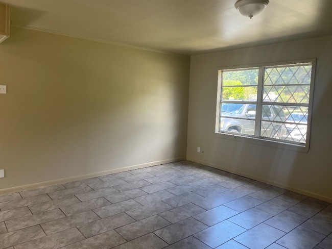 Building Photo - 2769 Sunnybrook St