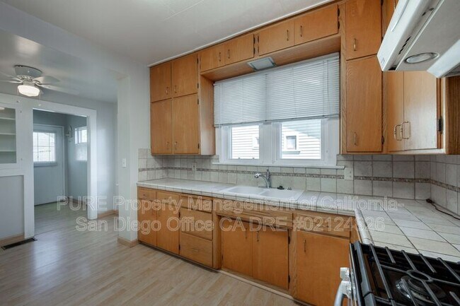 Foto del edificio - 3354 Granada Ave