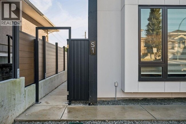 Building Photo - 6340 Buchanan St