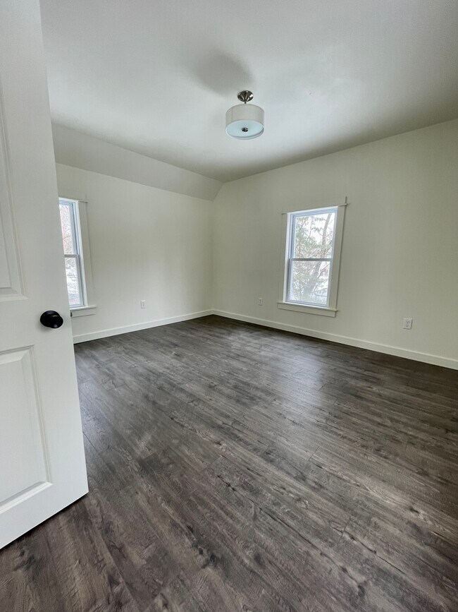 Habitación 1 - N53W37084 Madison St