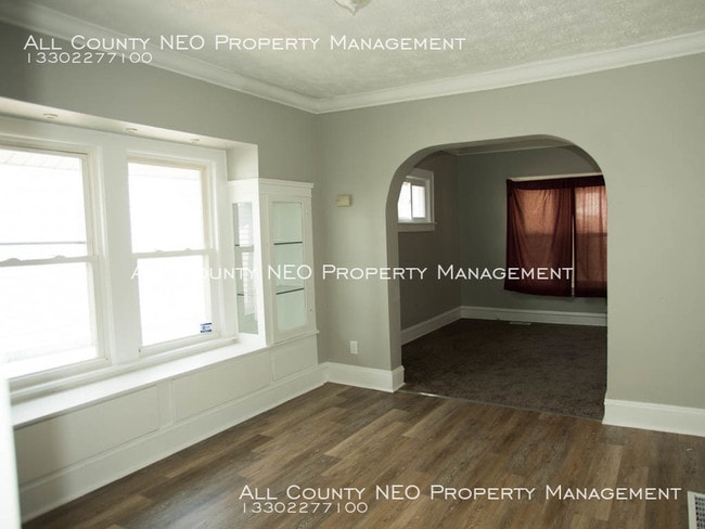 Building Photo - 3bed 1bath w/one month's free rent