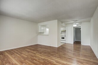 Building Photo - 1624 Marshall St