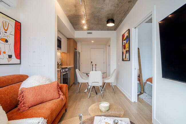 Building Photo - 1415 Avenue Papineau-SI ID1602294P