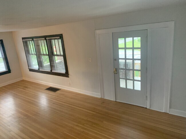 Foto del edificio - 5301 Guilford Ave