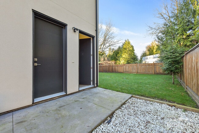 Photo du bâtiment - Bright 1-Bedroom Upper Suite in Brookswood — Private Entry & Peaceful Living