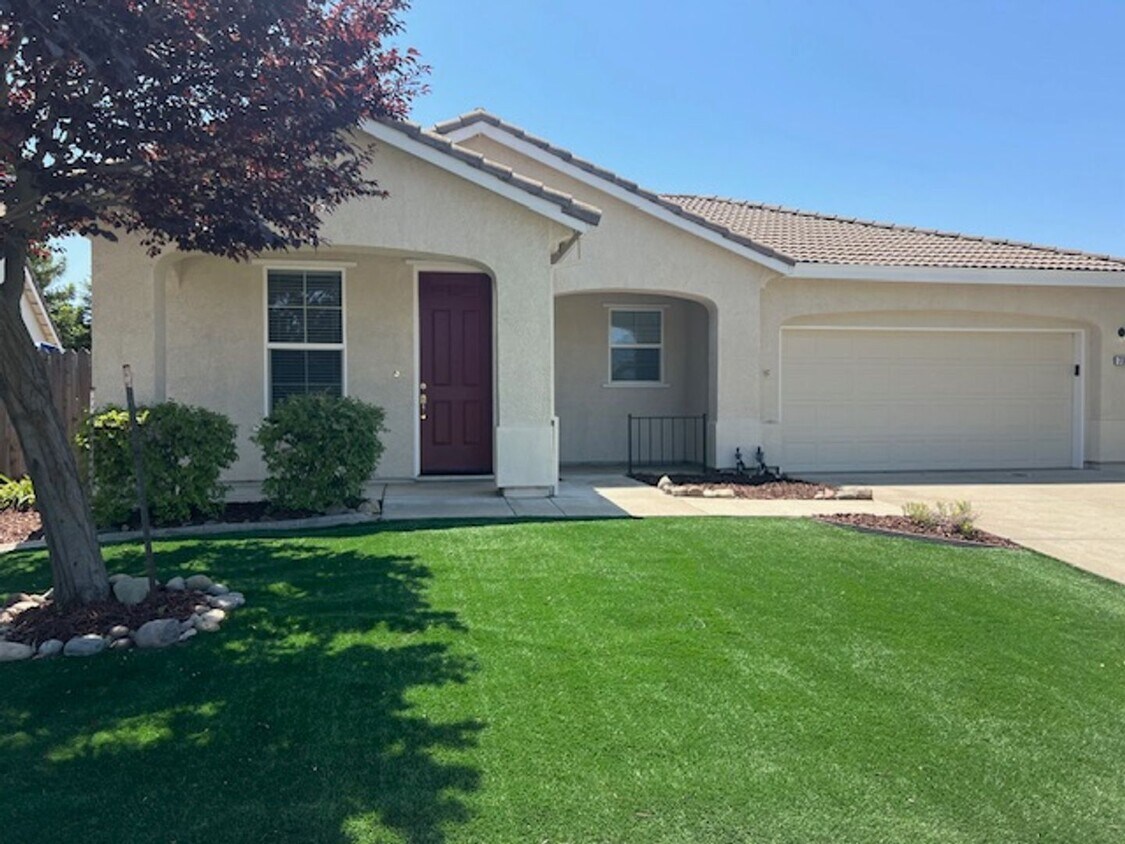 Primary Photo - Single Story 3 Bedroom Home in Lincoln Acr...