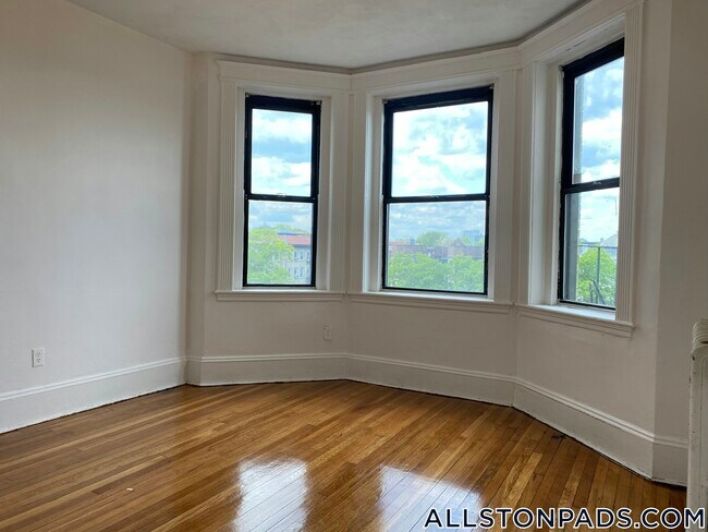 Building Photo - 1254 Commonwealth Ave