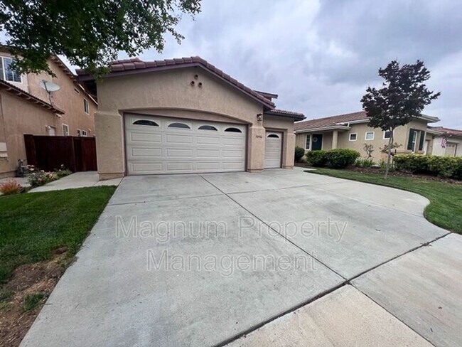 Building Photo - 30906 Crystalaire Dr