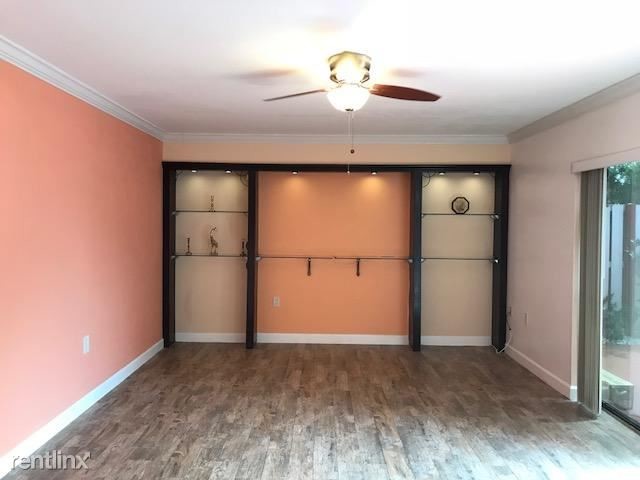 Foto del edificio - 594 Green Springs Pl