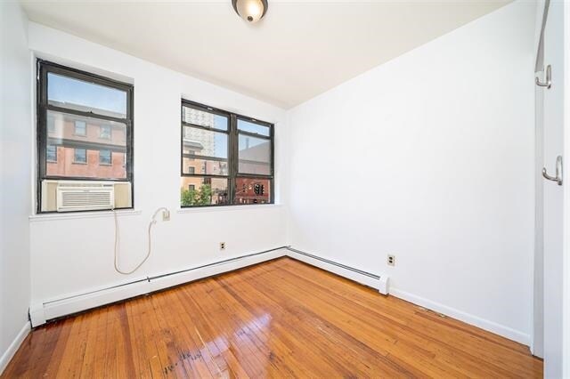 Building Photo - 402 Washington St