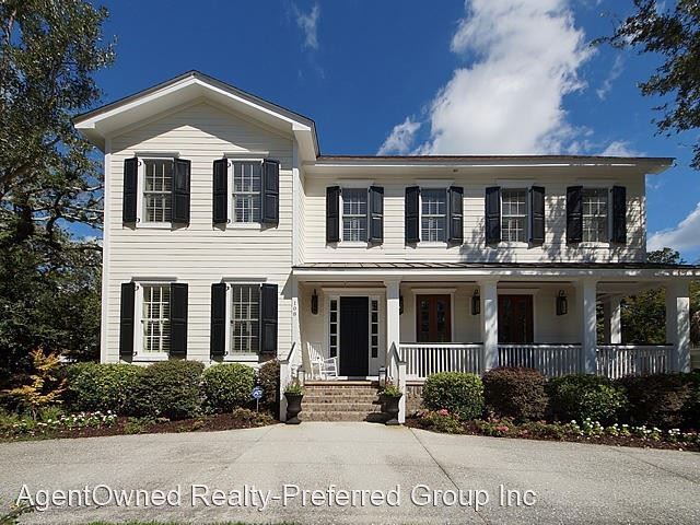 Primary Photo - 4 br, 3.5 bath House - 108 Live Oak Drive
