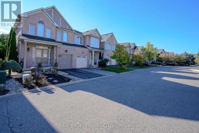 Building Photo - 2295-2295 Rochester Cir
