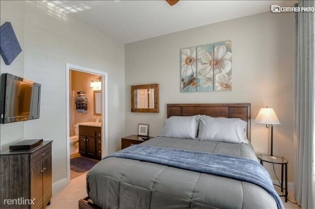 Building Photo - 2 br, 2 bath Condo - 250 Park Square Pl