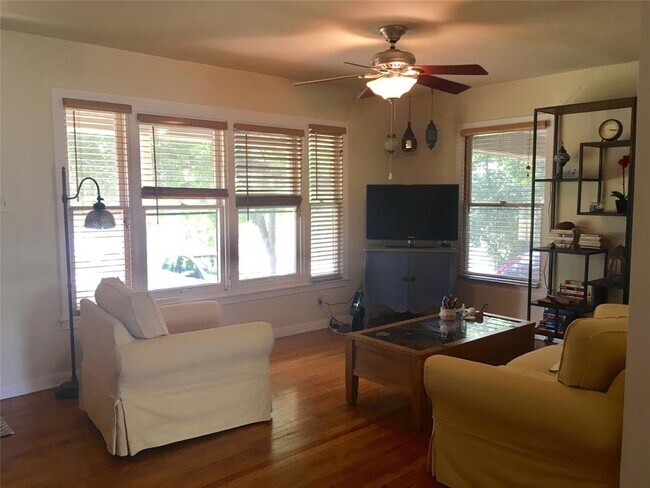 Foto del edificio - 3307 Larry Ln