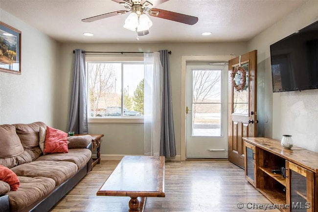 Building Photo - 620 Alexander Ave